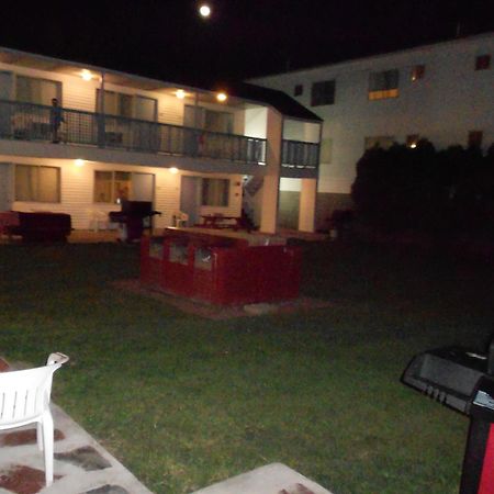 Motel Flagship Motorcourt à Hampton Extérieur photo